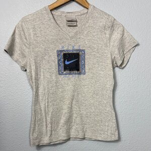Vintage Y2K Nike Women's Heather Gray T-Shirt